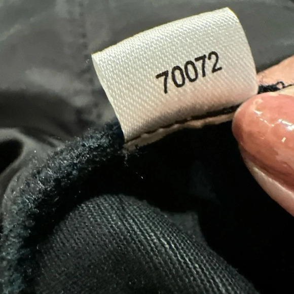 ELEGANT WOMENANN TAYLOR
FACTORY SIGNATURE CROP
LENGTH SZ 8 STRAIGHT BLACK PANTS - Picture 10 of 11